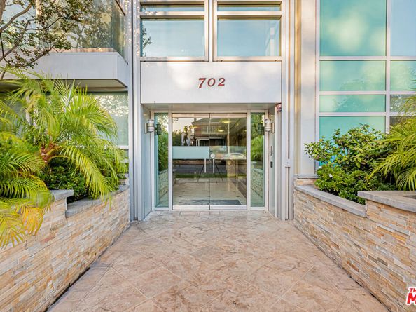 702 S Serrano Avenue 504, Los Angeles CA 90005