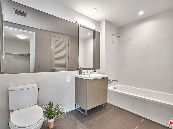 889 Francisco Street 3603, Los Angeles CA 90017