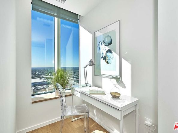 889 Francisco Street 3603, Los Angeles CA 90017