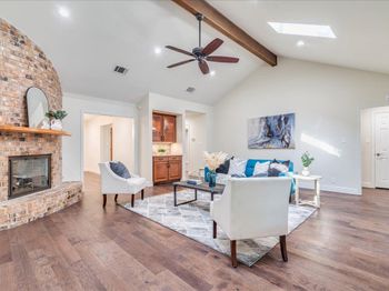3916 Cordova DR
