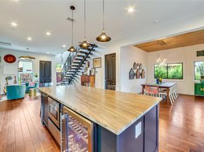 2004 E 16th ST B, Austin TX 78702