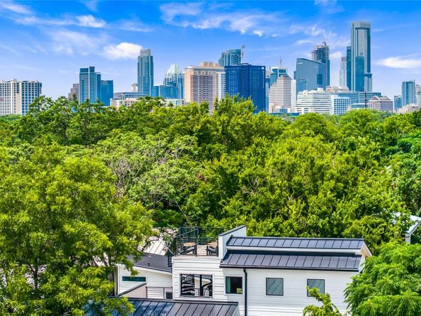 2004 E 16th ST B, Austin TX 78702