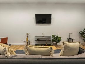 2000 Glen Allen ST 8, Austin TX 78704