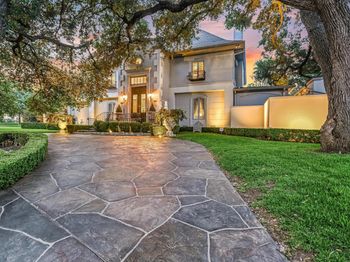 1304 Gaston Ave