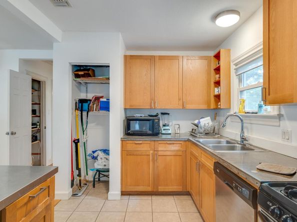 746 Springdale RD, Austin TX 78702