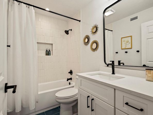 1206 Hollow Creek DR 3, Austin TX 78704