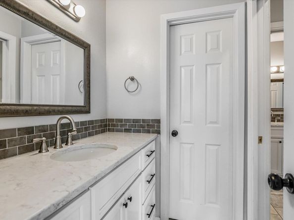 100 Lido CIR G1, Lakeway TX 78734