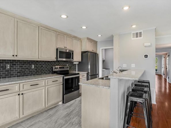 100 Lido CIR G1, Lakeway TX 78734