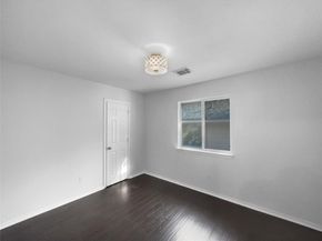 1718 Rosenborough LN S, Round Rock TX 78665