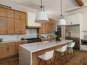 1909 W 40th ST, Austin TX 78731