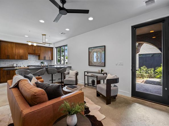809 Mariposa DR 2, Austin TX 78704