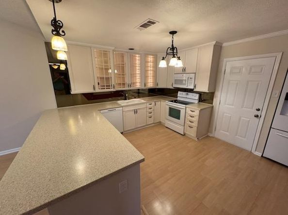 48 Oaks PL, Lago Vista TX 78645