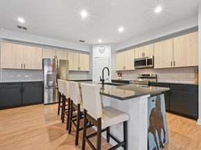 7601 Cooper LN 6, Austin TX 78745