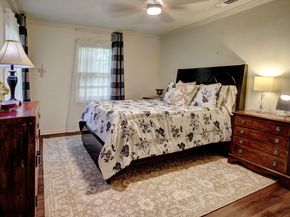 4703 Laguna LN, Austin TX 78746