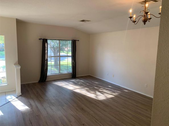 3807 Top Rock LN, Round Rock TX 78681