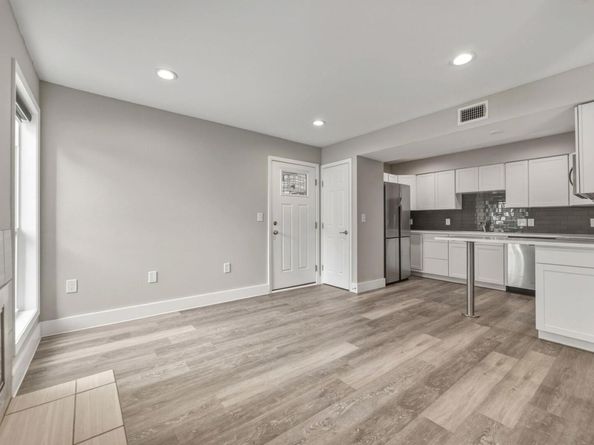 935 La Posada DR 144, Austin TX 78752