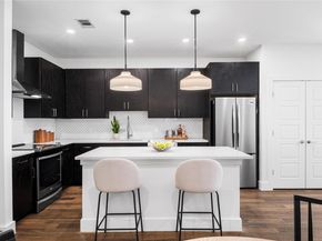 1615 E 7th ST 208, Austin TX 78702