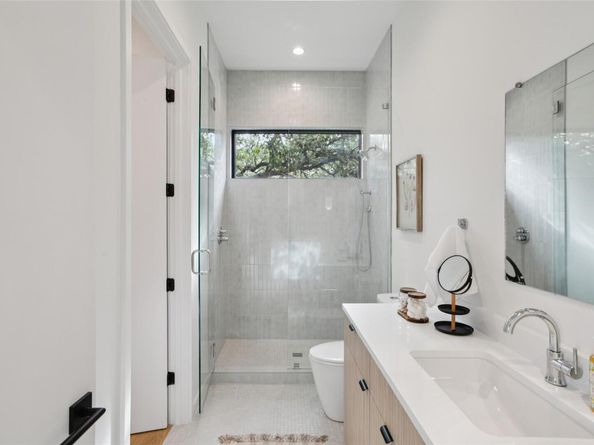 2512 Ridgeview ST, Austin TX 78704