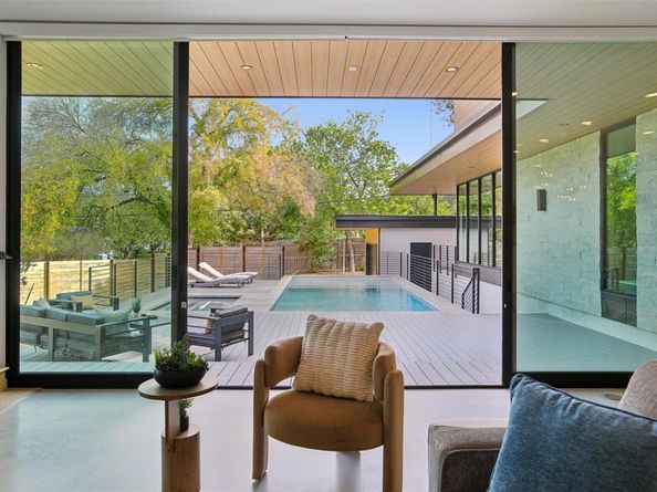 2512 Ridgeview ST, Austin TX 78704