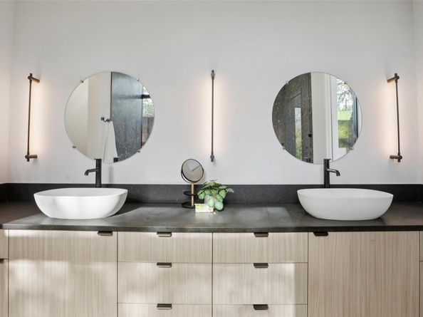 2512 Ridgeview ST, Austin TX 78704