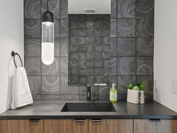 2512 Ridgeview ST, Austin TX 78704