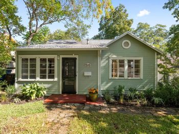 516 Lockhart DR