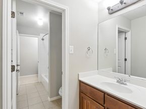 8113 Ladera Verde DR, Austin TX 78739