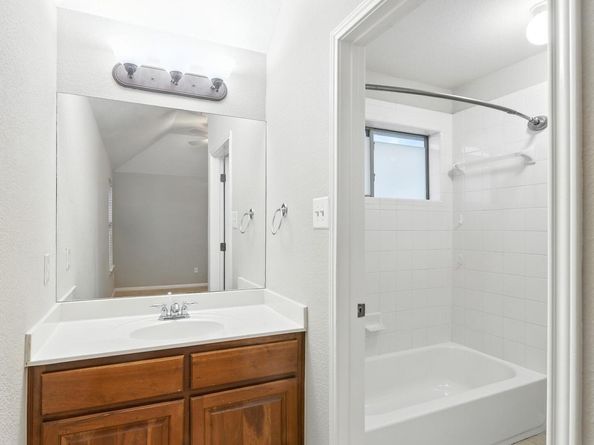 8113 Ladera Verde DR, Austin TX 78739
