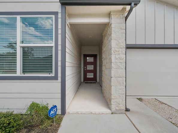 13821 Zuhause DR, Pflugerville TX 78660