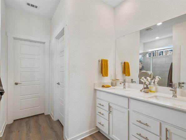 13821 Zuhause DR, Pflugerville TX 78660