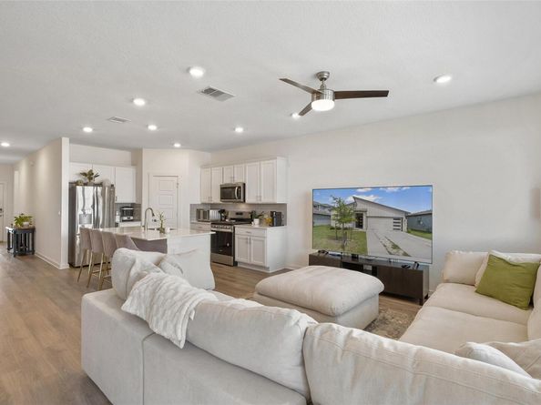 13821 Zuhause DR, Pflugerville TX 78660