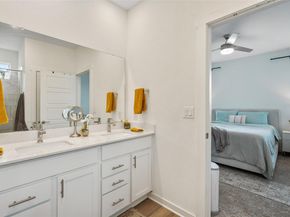 13821 Zuhause DR, Pflugerville TX 78660