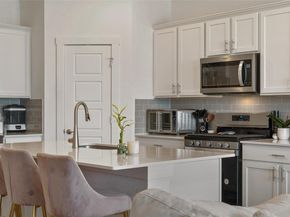 13821 Zuhause DR, Pflugerville TX 78660