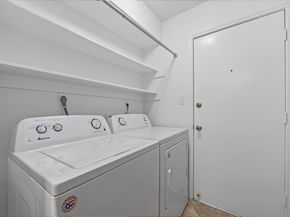 512 Eberhart LN 1402, Austin TX 78745