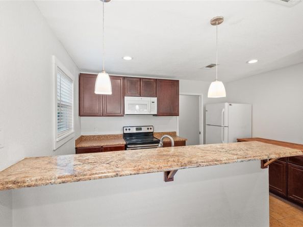 3900 Hillside DR, Round Rock TX 78681