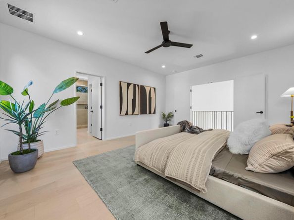 1216 Arcadia Ave 1, Austin TX 78757