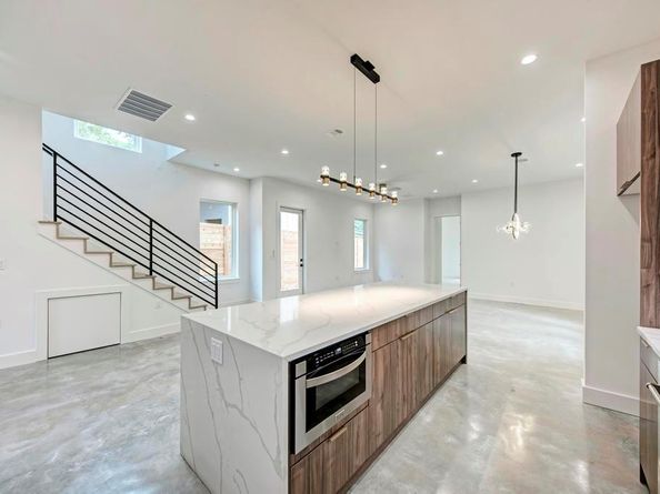 921 Walter ST 1, Austin TX 78702