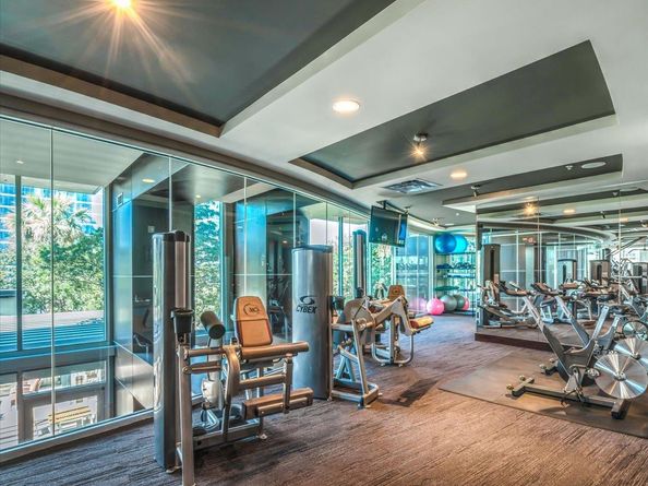 360 Nueces ST 4203, Austin TX 78701