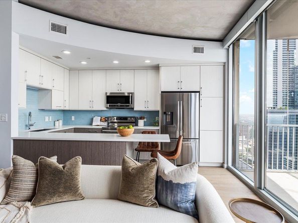 360 Nueces ST 4203, Austin TX 78701