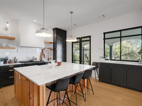 401 Rogart DR, Spicewood TX 78669