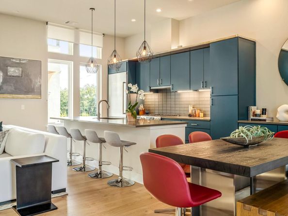 2300 Enfield RD 302, Austin TX 78703