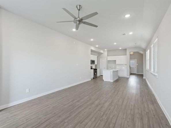 8010 Shining Flor RUN, Lago Vista TX 78645