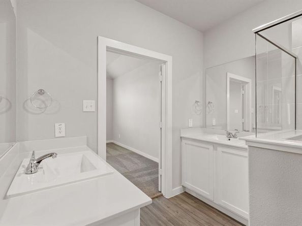 8010 Shining Flor RUN, Lago Vista TX 78645