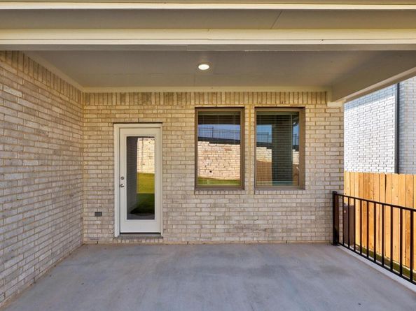 8010 Shining Flor RUN, Lago Vista TX 78645