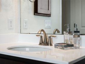 1613 Airedale RD 1503, Austin TX 78748