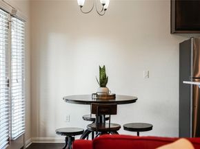 1613 Airedale RD 1503, Austin TX 78748