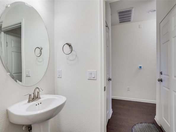 1613 Airedale RD 1503, Austin TX 78748