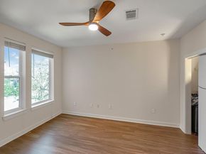 1900 Barton Springs RD 4013, Austin TX 78704