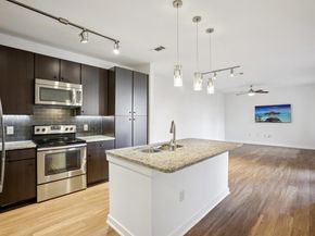 1900 Barton Springs RD 5031, Austin TX 78704