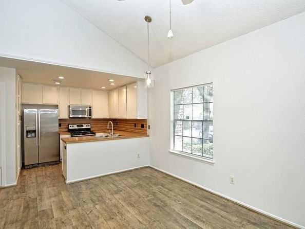 1748 Ohlen RD 91, Austin TX 78757